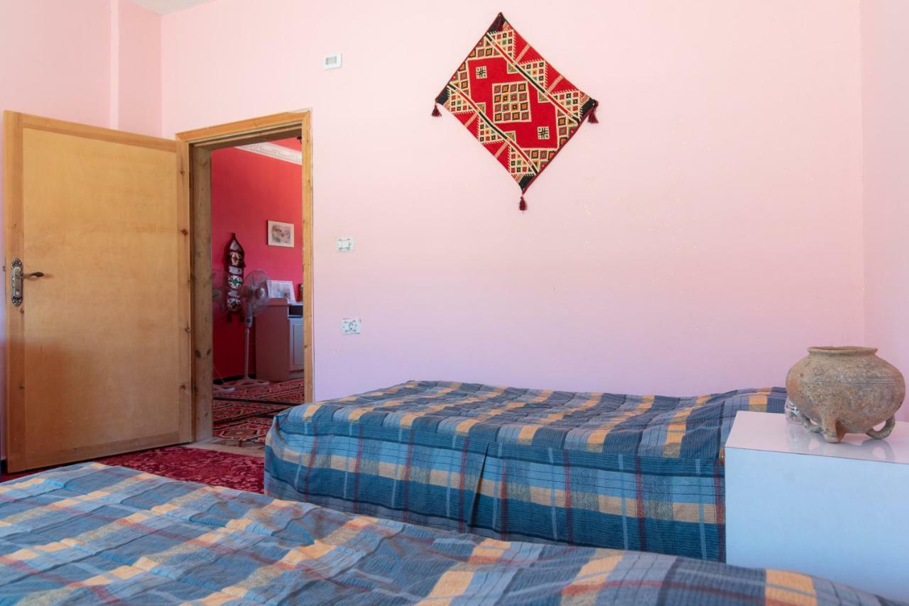 Bed and Breakfast Bedouin Pink Ecohouse Вади Муса Экстерьер фото